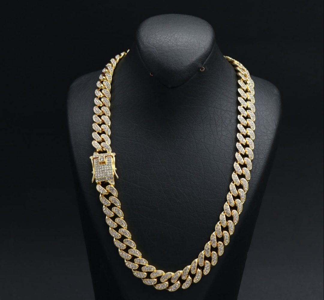 گردنبند زنانه طلایی استیل فول نگین 73946