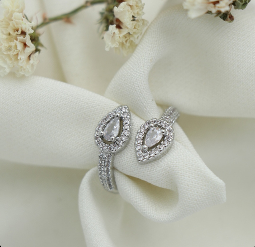 انگشتر اغوش نگین دار نقره ایی 73491